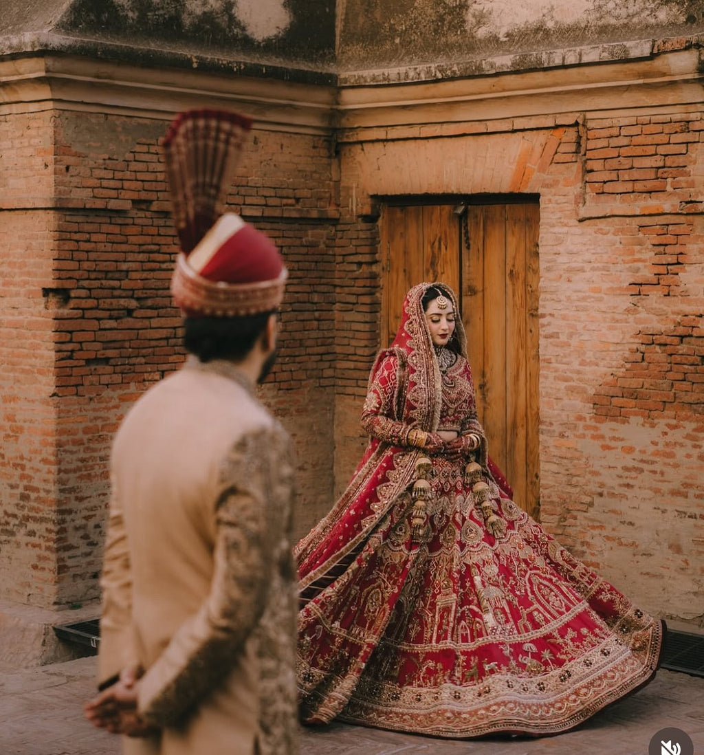 INTZAR HERITAGE STORY MAROON