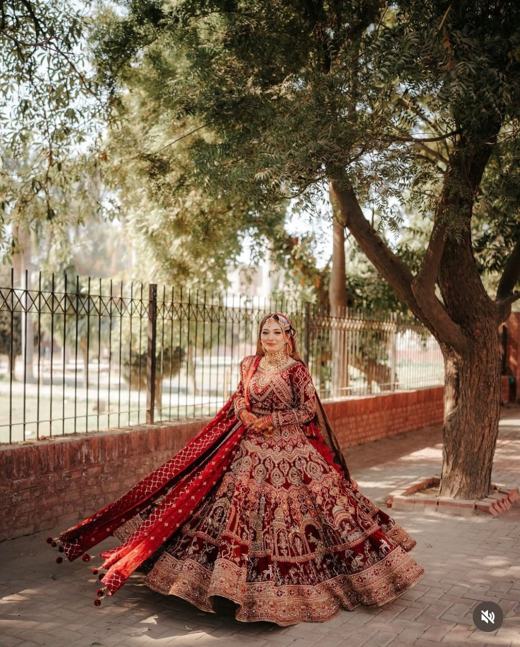 INTZAR HERITAGE STORY MAROON