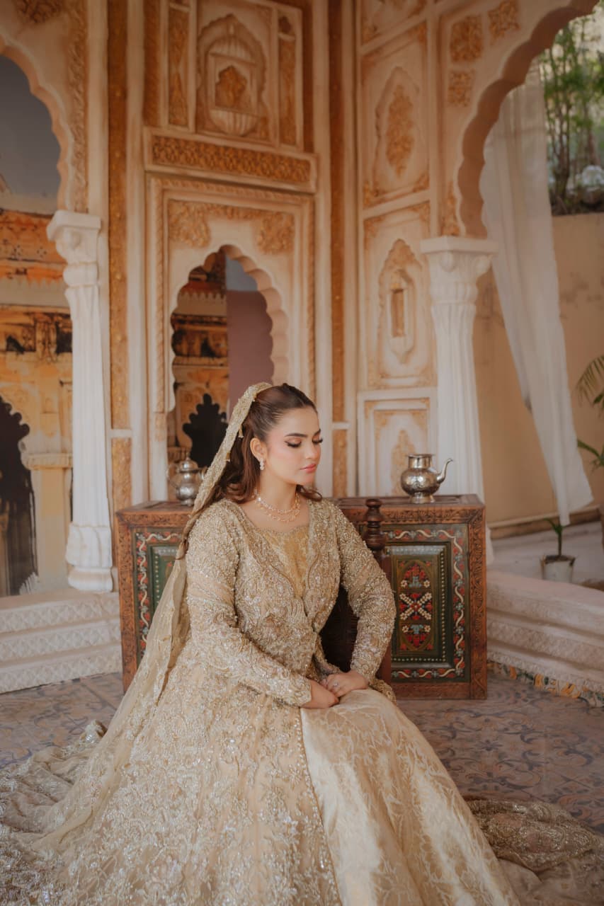 SUFFUSE GOLD ANGRAKHA