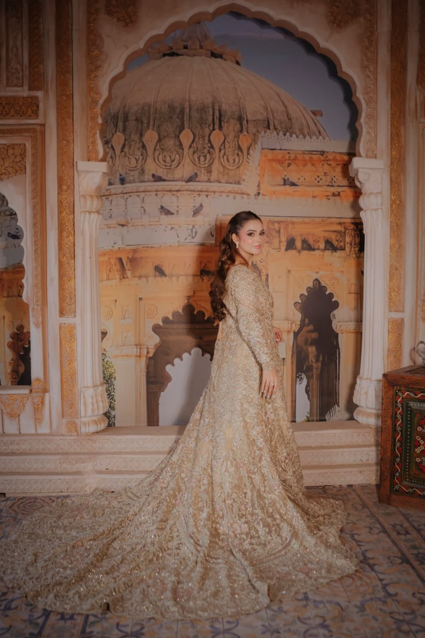 SUFFUSE GOLD ANGRAKHA